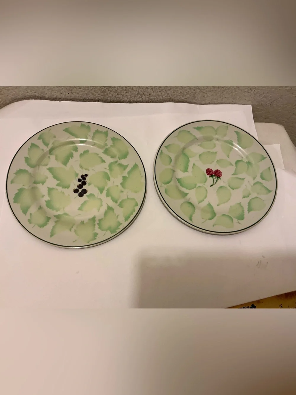 2 Berry by BODA SHOP salad  Plate with Blue Berry & raspberry Accents G26